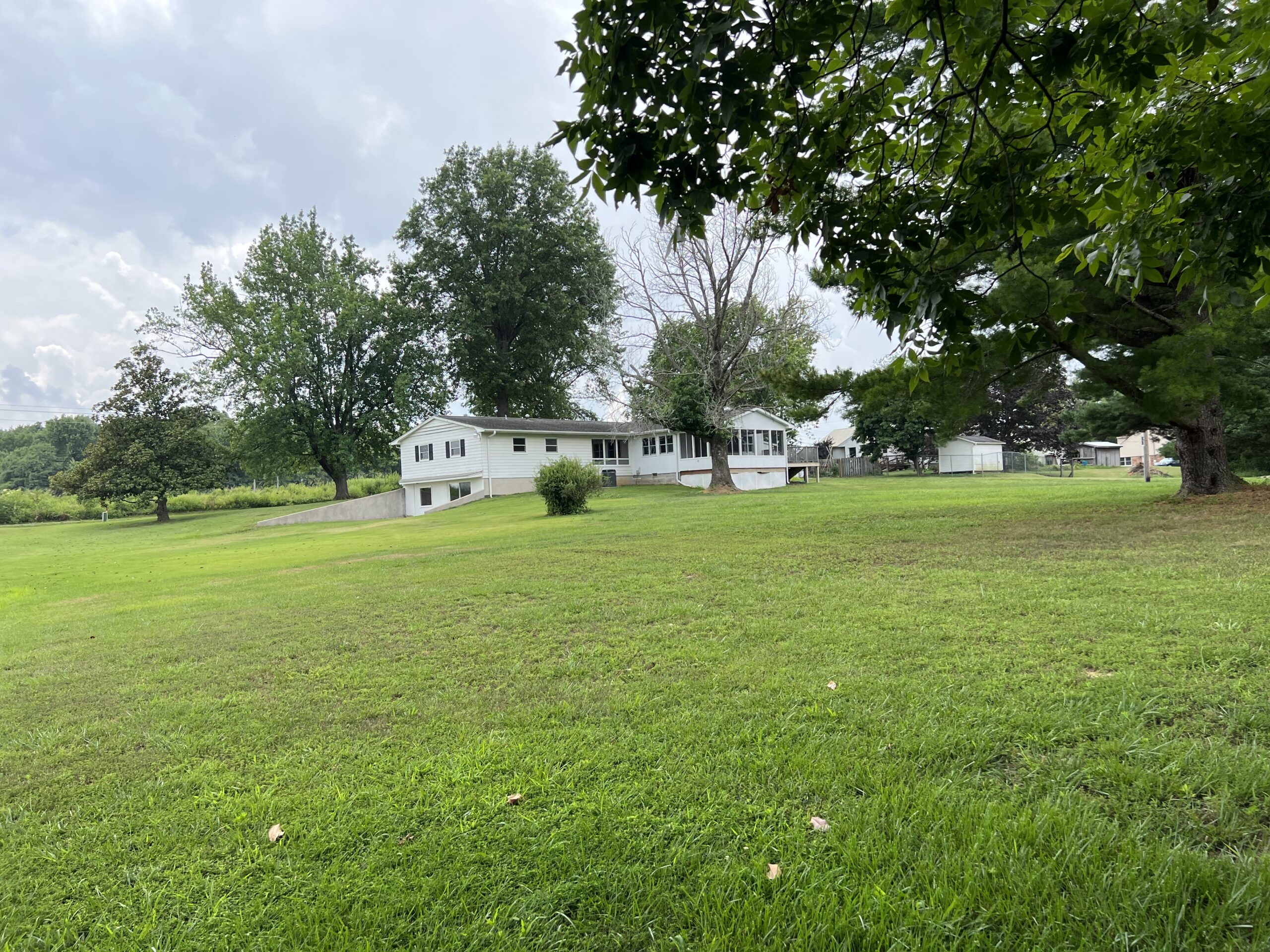 Auctions Doerr Auction and Realty