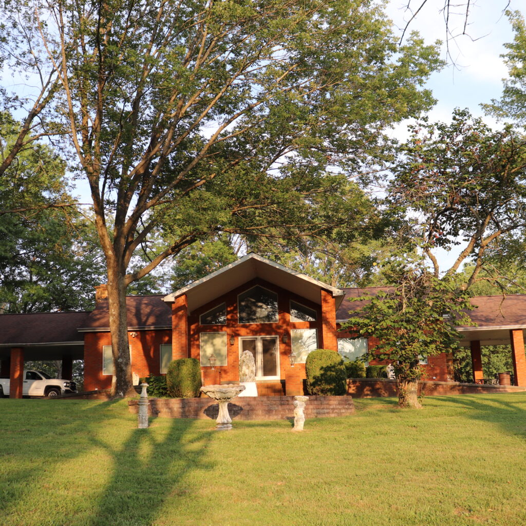 Real Estate Brokerage Doerr Auction and Realty