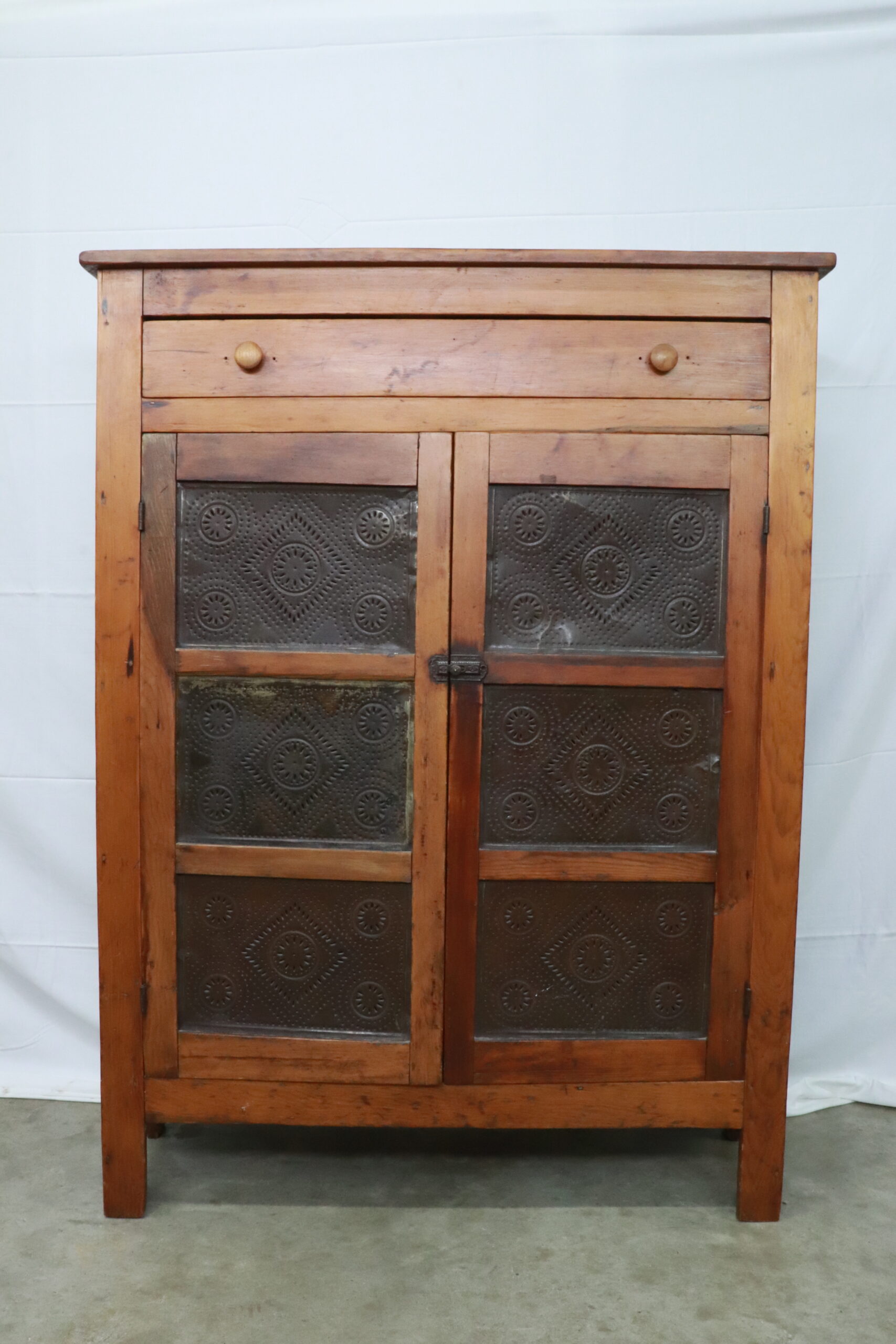 Auctions Doerr Auction and Realty